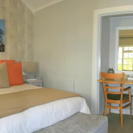 Lodge On Main Guest House And Conference Centre Port Elizabeth Exterior foto