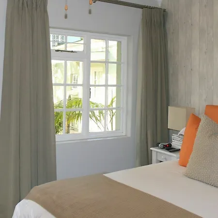 Lodge On Main Guest House And Conference Centre Port Elizabeth Exterior foto