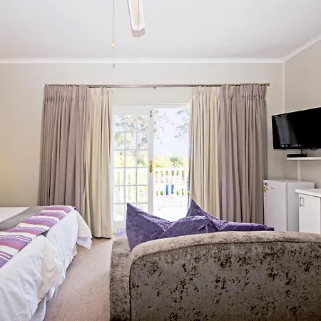 Lodge On Main Guest House And Conference Centre Port Elizabeth Exterior foto