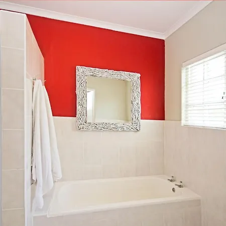 Lodge On Main Guest House And Conference Centre Port Elizabeth Zimmer foto